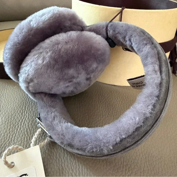 New UGG Grey Earmuffs Shearling Sheepskin Genuine Leather Trim Polyester Fill OS - Picture 5 of 16